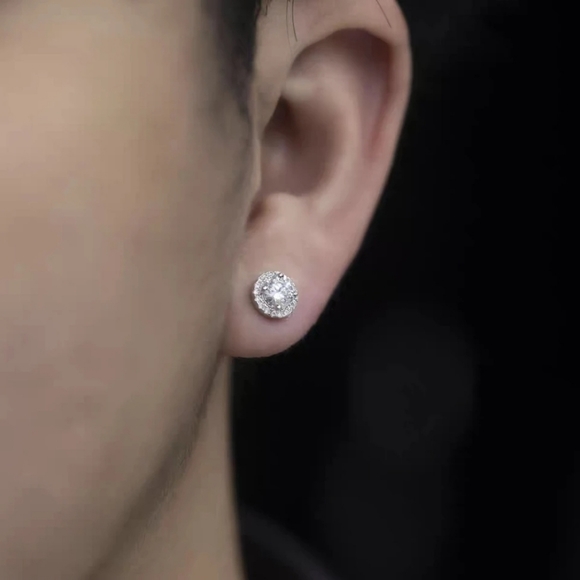 Stunning Moissanite Stud Earrings - Picture 2 of 8